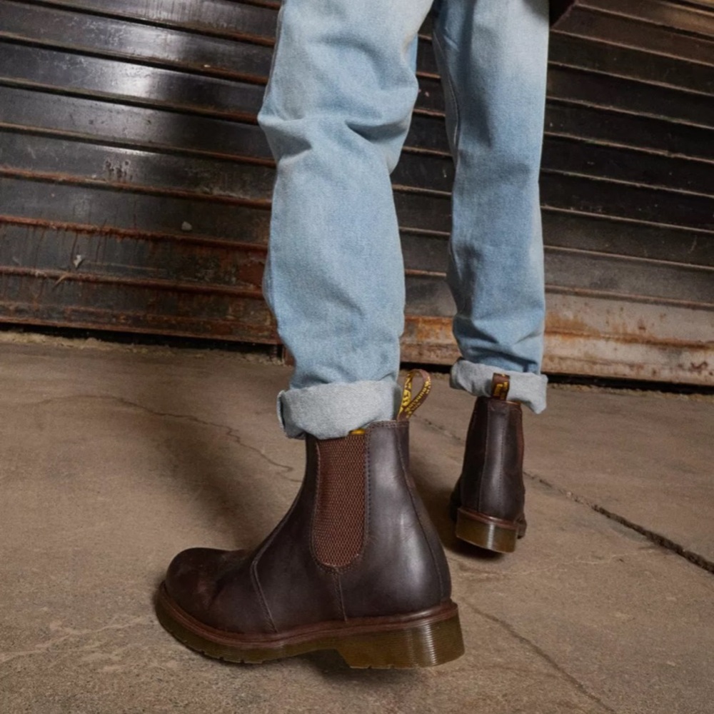 Dr. Martens 2976 Crazy Horse Leather Chelsea Boot, Size 9 - Picture 3 of 11